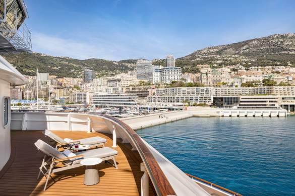 Oceania Cruises A-Class Vista Suite 4.jpg